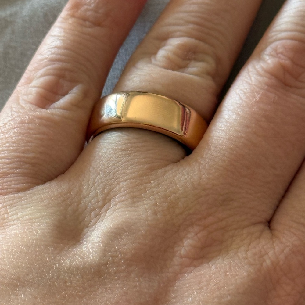 Rose Gold Fitness Ring Size 8 Oura LIKE NEW 3rd Gen